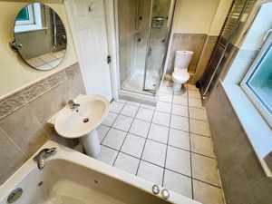 En-suite- click for photo gallery